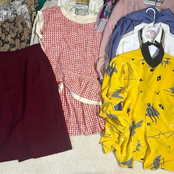 Vintage Women’s Clothing skirts blouses tops mix sizes 5lb mystery bundle - Picture 10 of 10